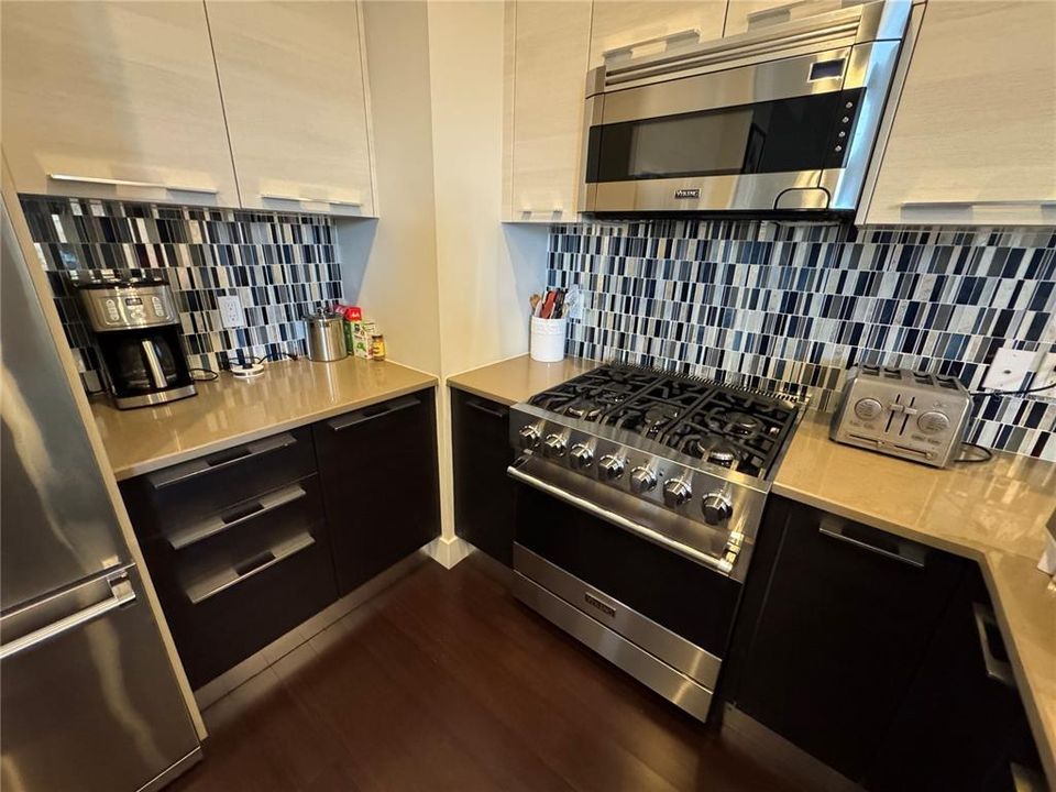 В аренду: $7,900 (2 спален, 2 ванн, 1699 Квадратных фут)