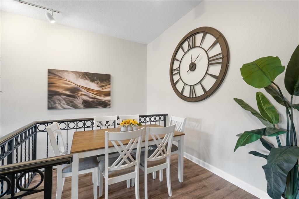 待售: $590,000 (2 贝兹, 2 浴室, 1293 平方英尺)