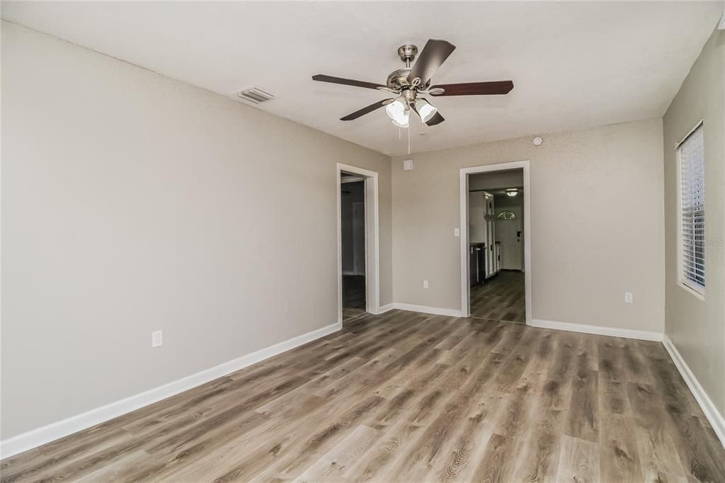 出租: $2,500 (3 贝兹, 2 浴室, 1227 平方英尺)