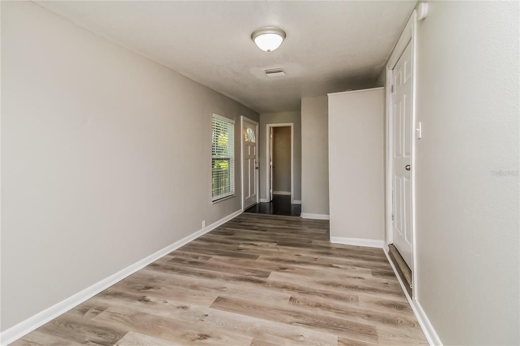 出租: $2,500 (3 贝兹, 2 浴室, 1227 平方英尺)