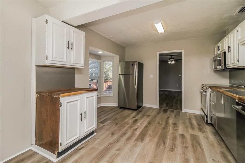 出租: $2,500 (3 贝兹, 2 浴室, 1227 平方英尺)