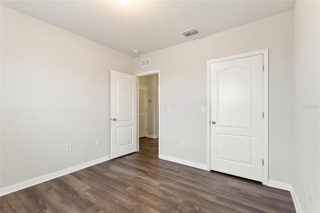 For Sale: $290,000 (3 beds, 2 baths, 1724 Square Feet)