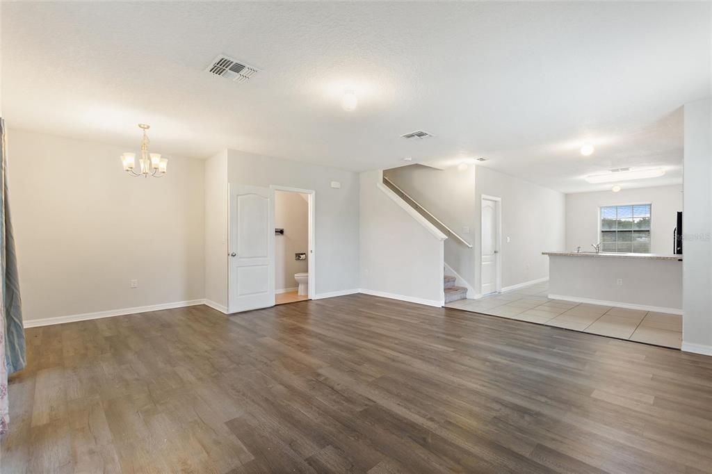 For Sale: $290,000 (3 beds, 2 baths, 1724 Square Feet)