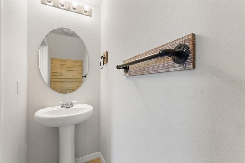 For Sale: $290,000 (3 beds, 2 baths, 1724 Square Feet)