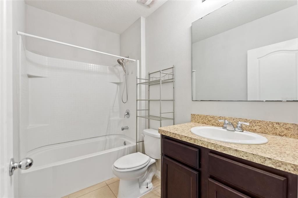 For Sale: $290,000 (3 beds, 2 baths, 1724 Square Feet)