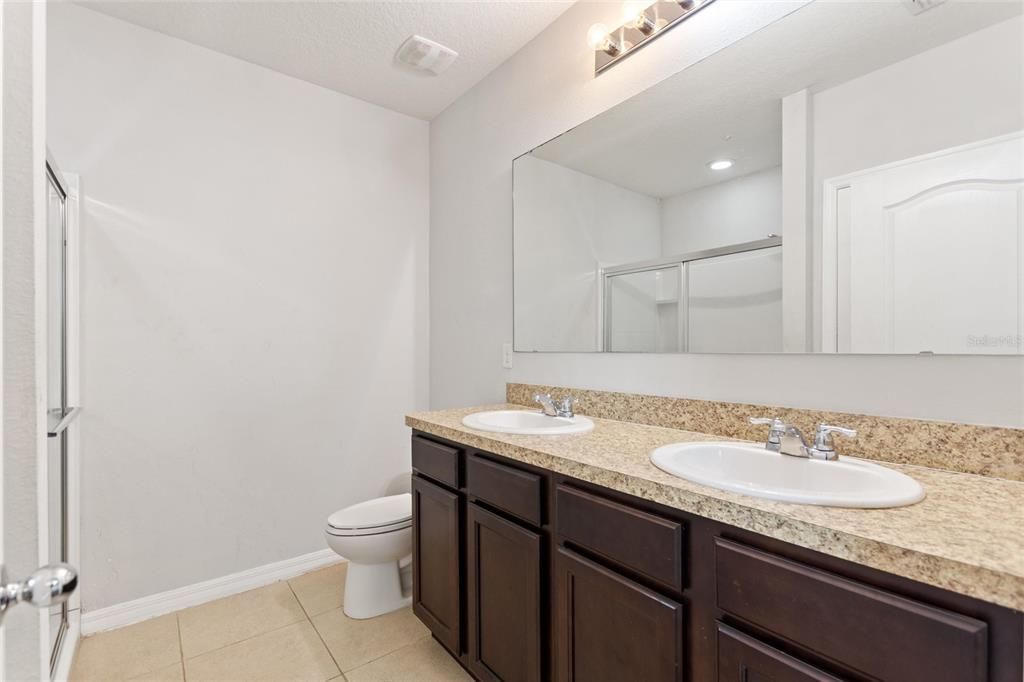 For Sale: $290,000 (3 beds, 2 baths, 1724 Square Feet)