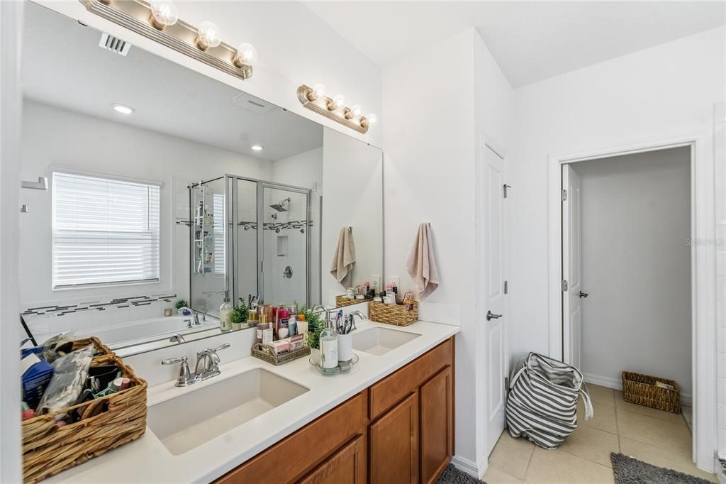 待售: $490,000 (4 贝兹, 2 浴室, 2197 平方英尺)