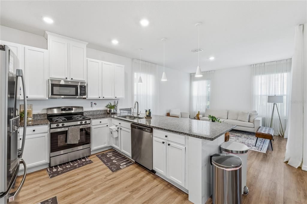 待售: $490,000 (4 贝兹, 2 浴室, 2197 平方英尺)