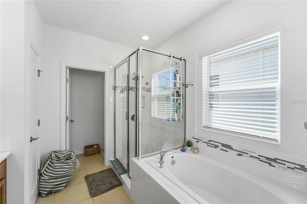 待售: $490,000 (4 贝兹, 2 浴室, 2197 平方英尺)