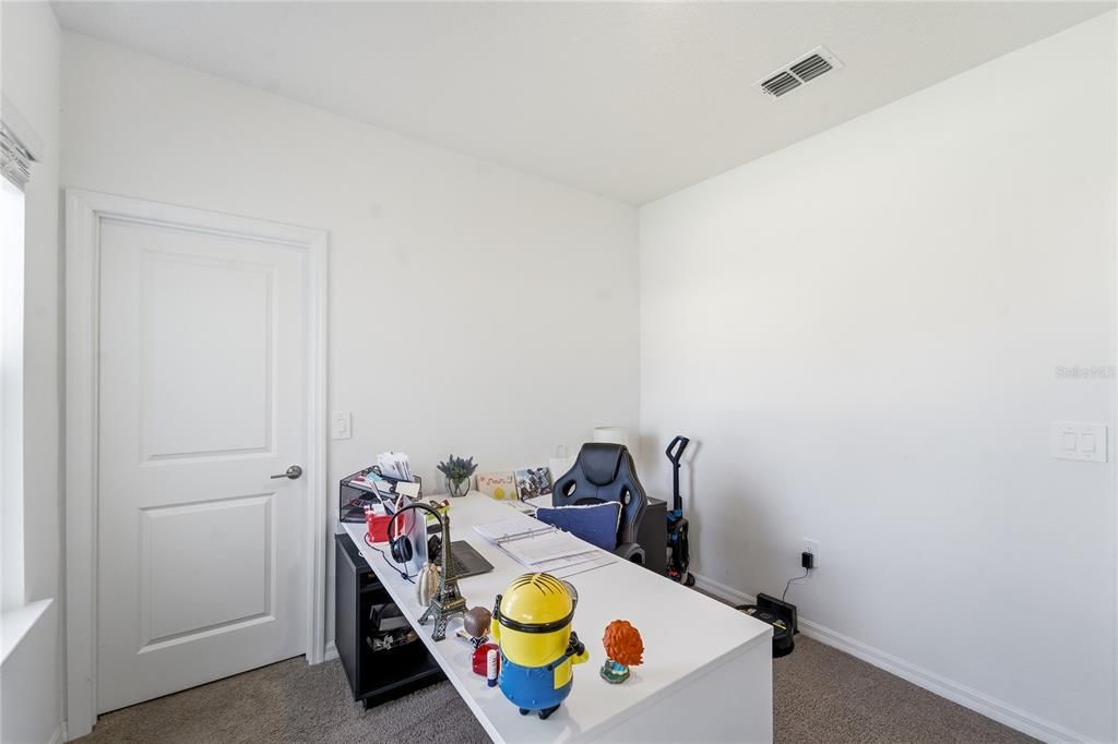 待售: $490,000 (4 贝兹, 2 浴室, 2197 平方英尺)