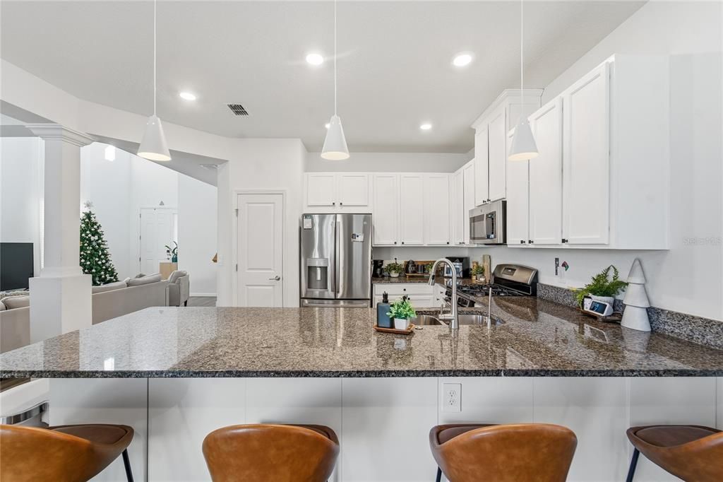 待售: $490,000 (4 贝兹, 2 浴室, 2197 平方英尺)