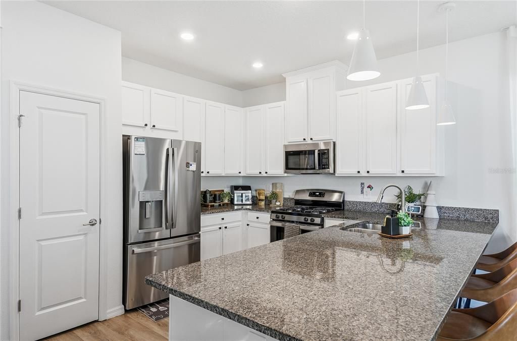 待售: $490,000 (4 贝兹, 2 浴室, 2197 平方英尺)