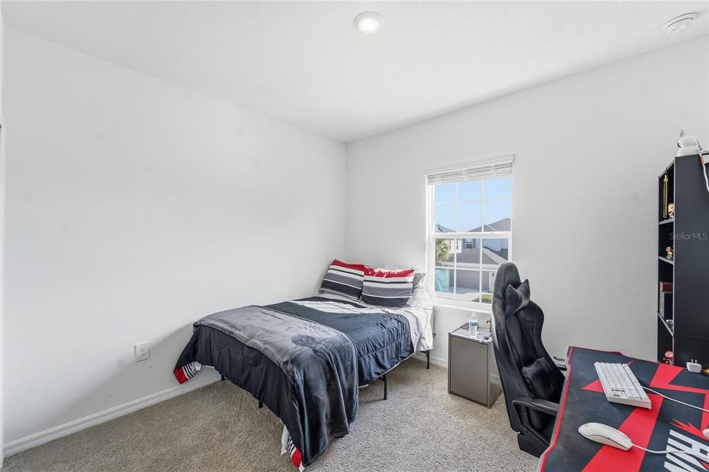 待售: $490,000 (4 贝兹, 2 浴室, 2197 平方英尺)