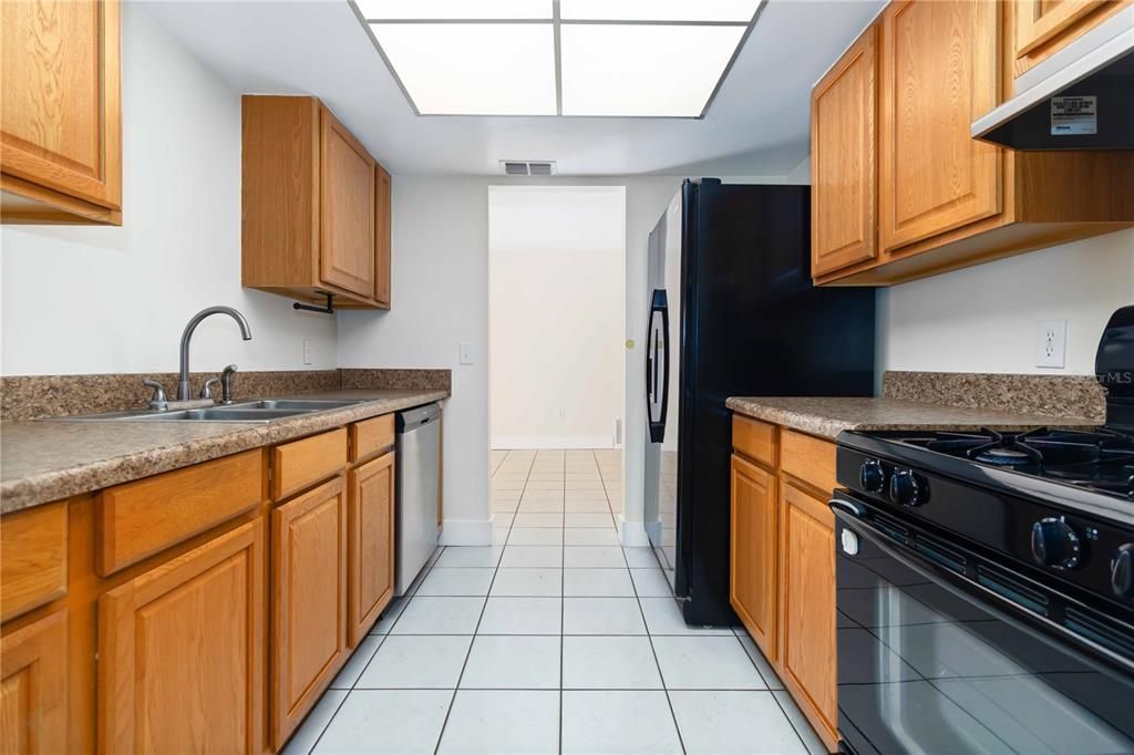 For Sale: $255,000 (2 beds, 2 baths, 1190 Square Feet)