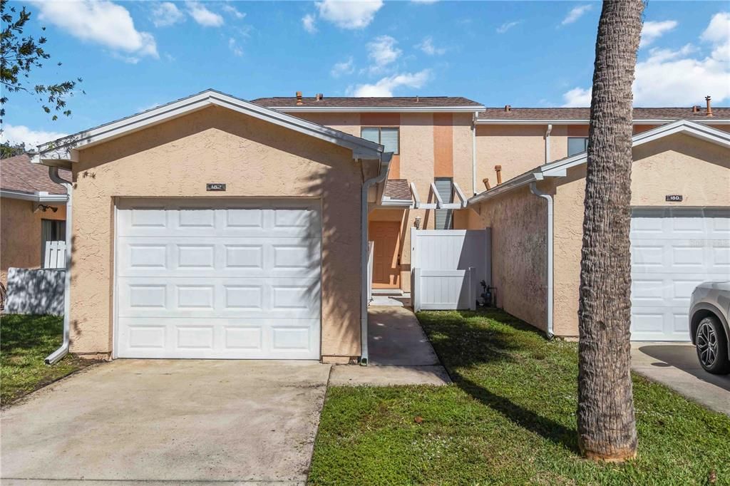 For Sale: $255,000 (2 beds, 2 baths, 1190 Square Feet)