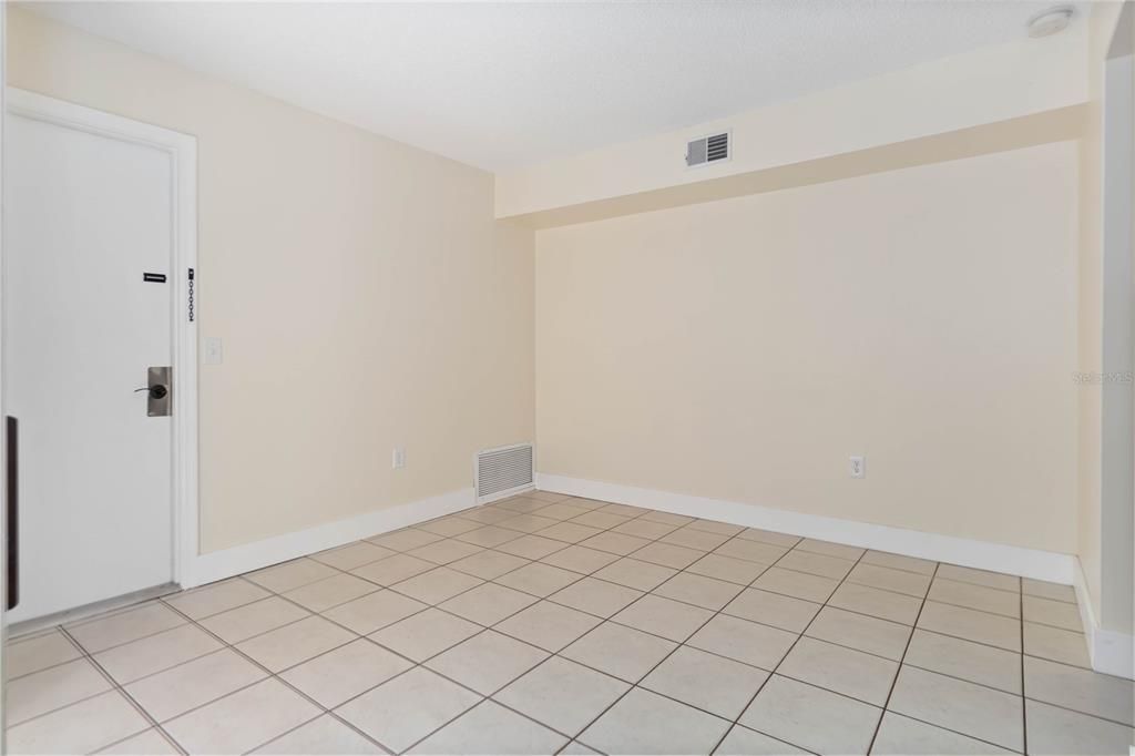 For Sale: $255,000 (2 beds, 2 baths, 1190 Square Feet)