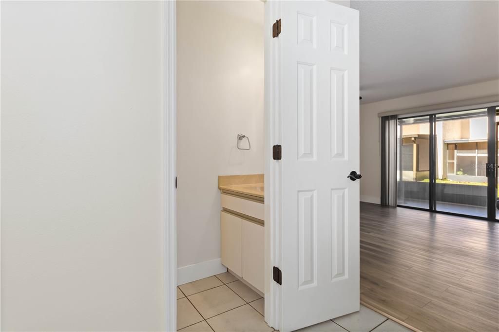 For Sale: $255,000 (2 beds, 2 baths, 1190 Square Feet)