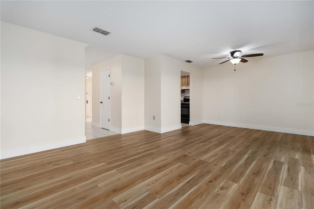 For Sale: $255,000 (2 beds, 2 baths, 1190 Square Feet)