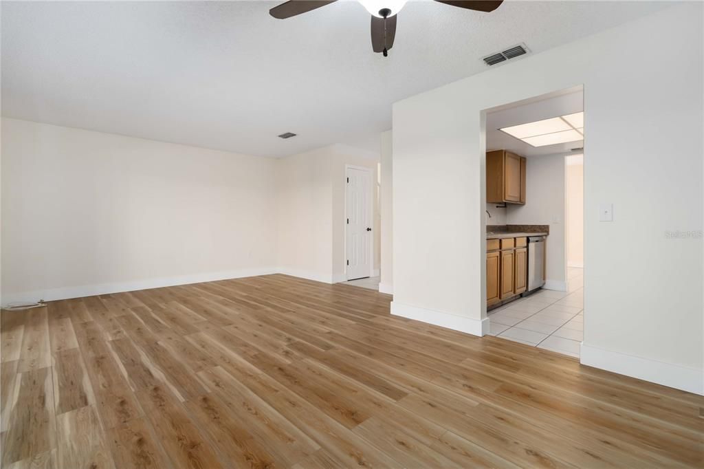 For Sale: $255,000 (2 beds, 2 baths, 1190 Square Feet)