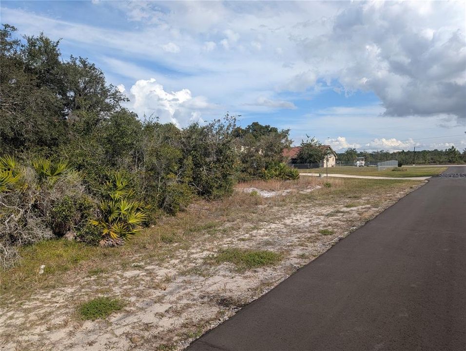 待售: $17,500 (0.50 acres)