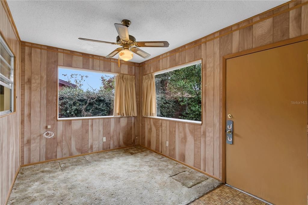 For Sale: $350,000 (4 beds, 2 baths, 1745 Square Feet)