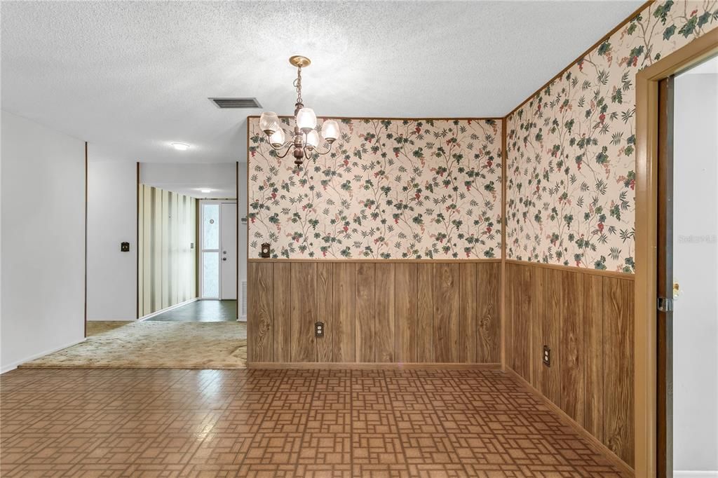 For Sale: $350,000 (4 beds, 2 baths, 1745 Square Feet)