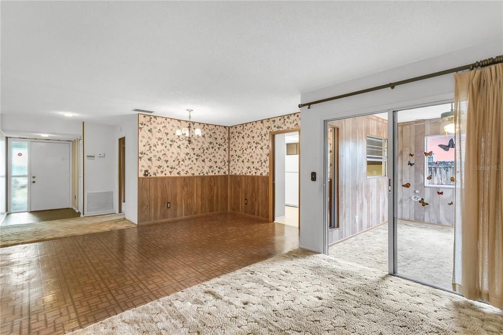 For Sale: $350,000 (4 beds, 2 baths, 1745 Square Feet)