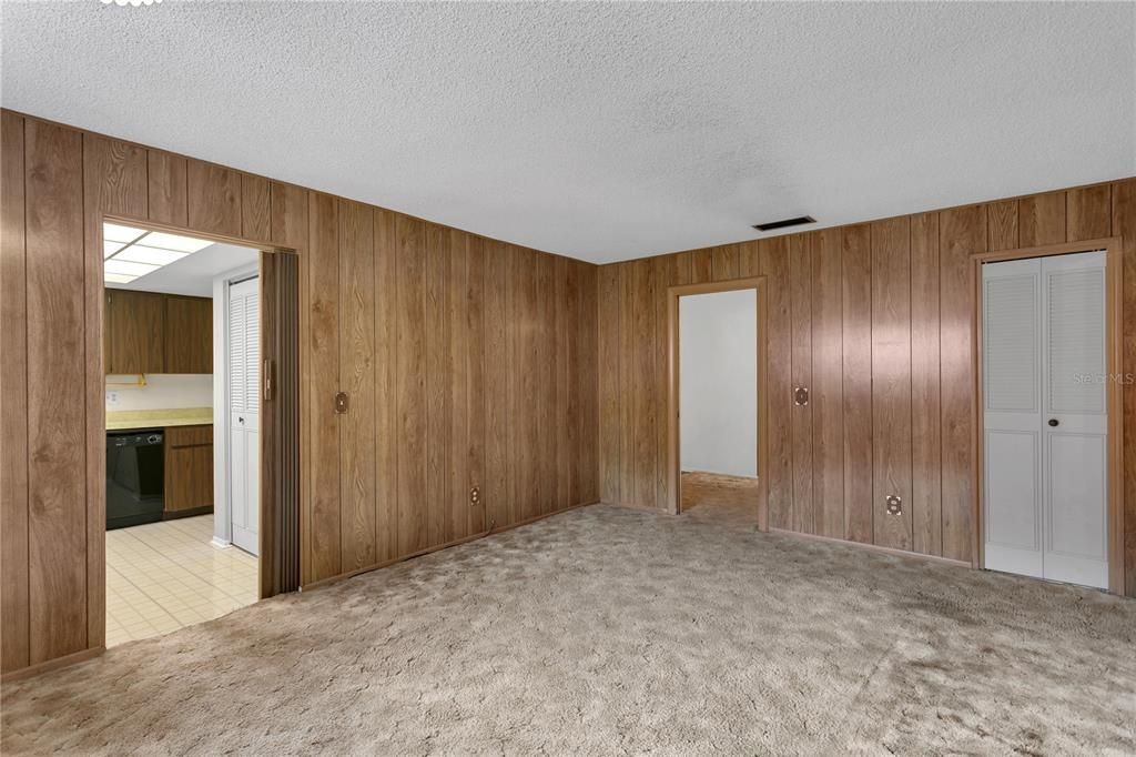 For Sale: $350,000 (4 beds, 2 baths, 1745 Square Feet)