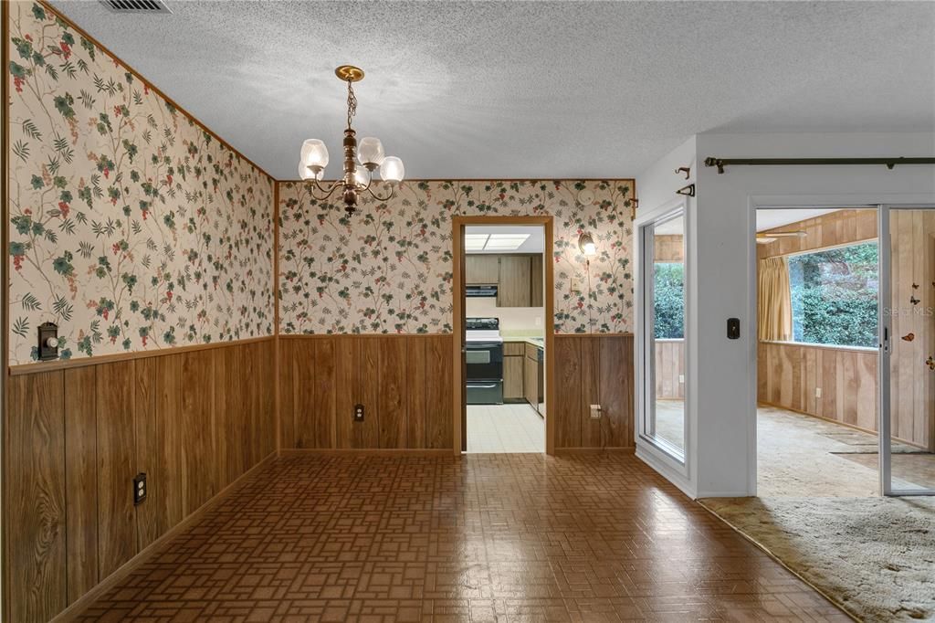 For Sale: $350,000 (4 beds, 2 baths, 1745 Square Feet)