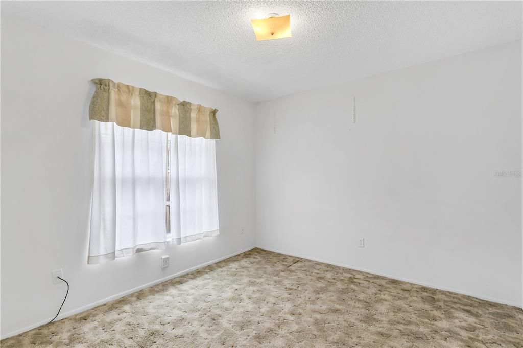 For Sale: $350,000 (4 beds, 2 baths, 1745 Square Feet)