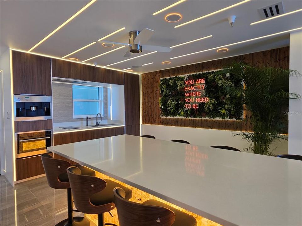 En Venta: $1,195,000 (2 camas, 2 baños, 1200 Pies cuadrados)