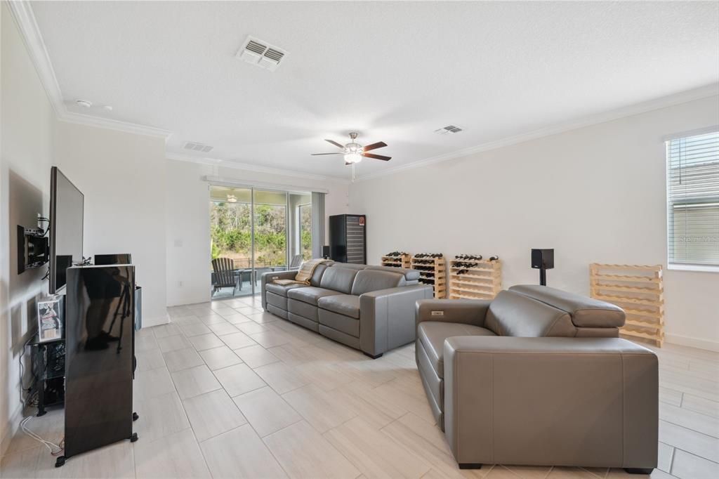 For Rent: $3,550 (3 beds, 2 baths, 2114 Square Feet)