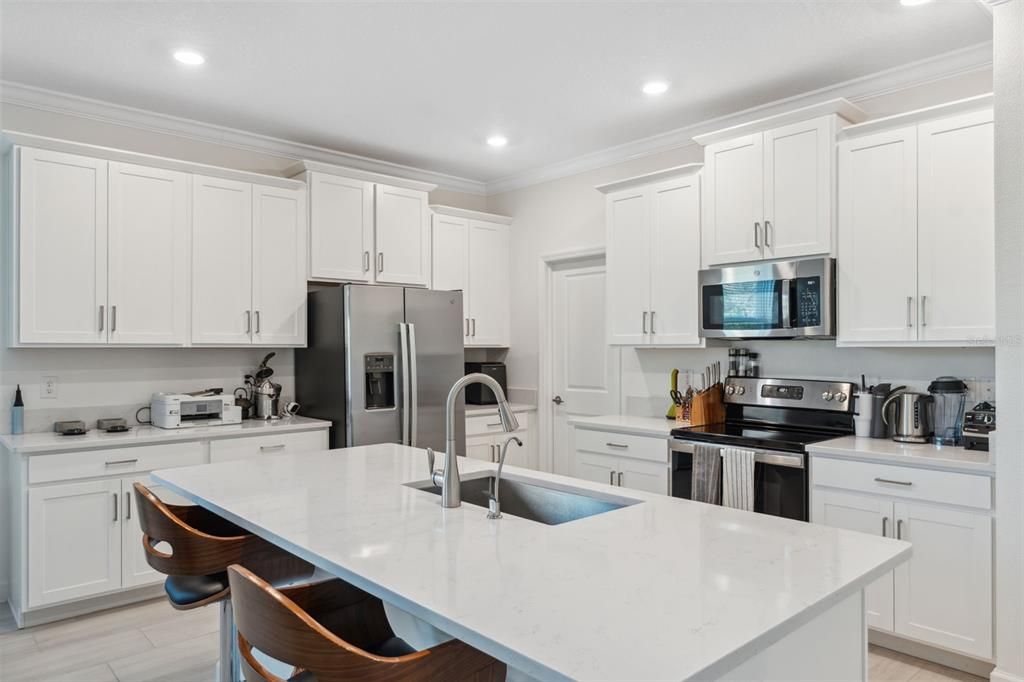 For Rent: $3,550 (3 beds, 2 baths, 2114 Square Feet)