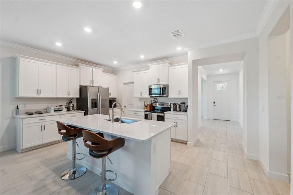 For Rent: $3,550 (3 beds, 2 baths, 2114 Square Feet)