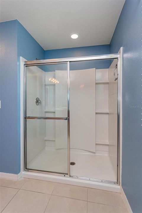 For Rent: $2,400 (4 beds, 2 baths, 2505 Square Feet)