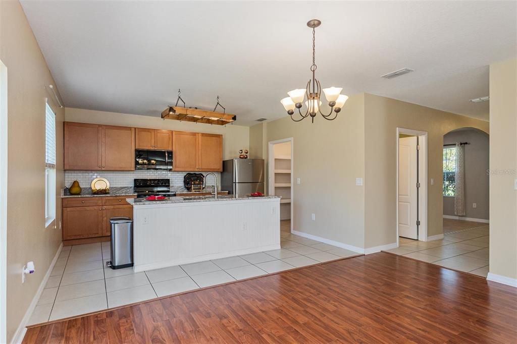 For Rent: $2,400 (4 beds, 2 baths, 2505 Square Feet)