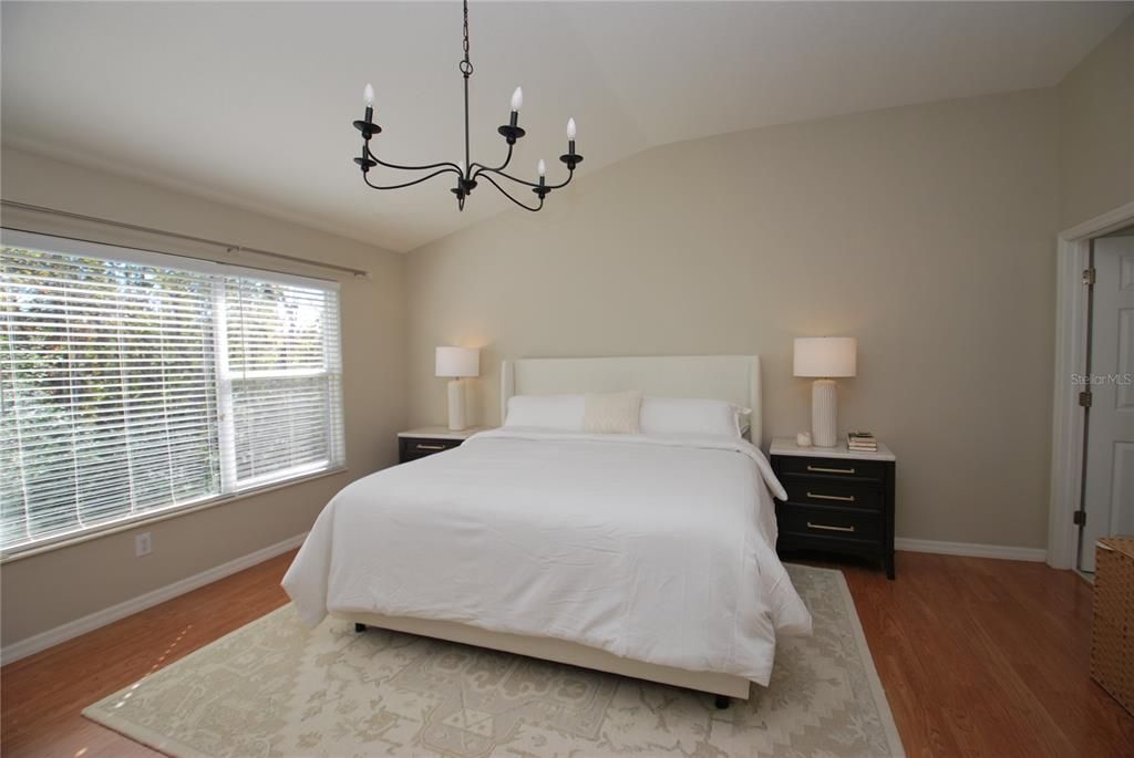 出租: $2,400 (2 贝兹, 2 浴室, 1272 平方英尺)