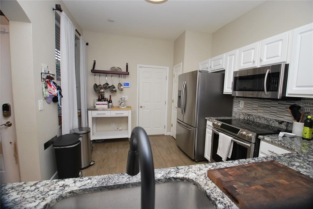 出租: $2,400 (2 贝兹, 2 浴室, 1272 平方英尺)