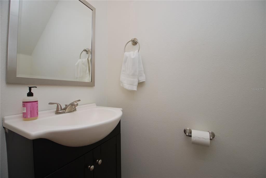 出租: $2,400 (2 贝兹, 2 浴室, 1272 平方英尺)