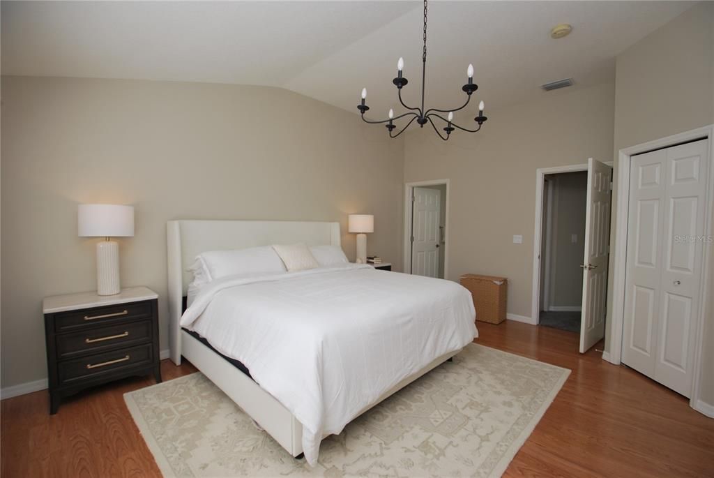 出租: $2,400 (2 贝兹, 2 浴室, 1272 平方英尺)