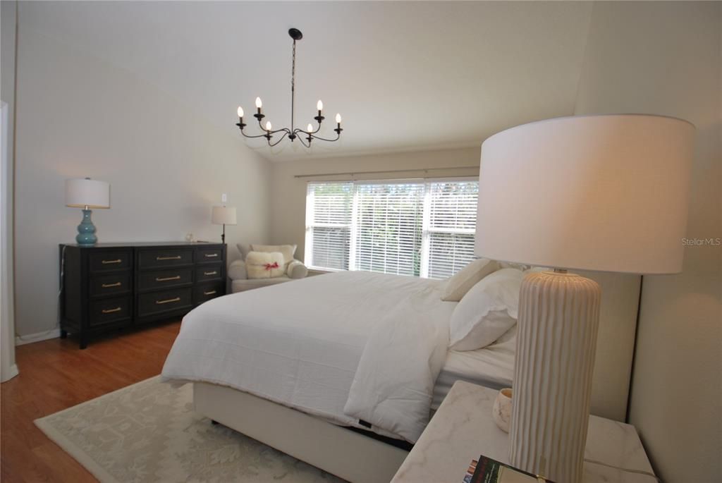 出租: $2,400 (2 贝兹, 2 浴室, 1272 平方英尺)