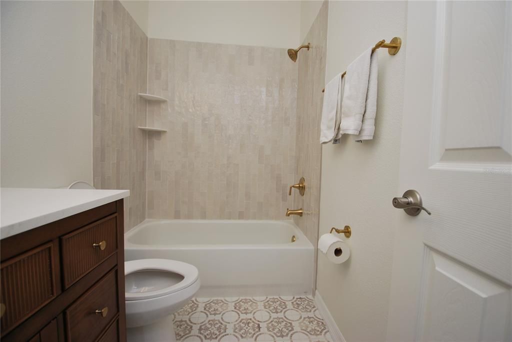 出租: $2,400 (2 贝兹, 2 浴室, 1272 平方英尺)