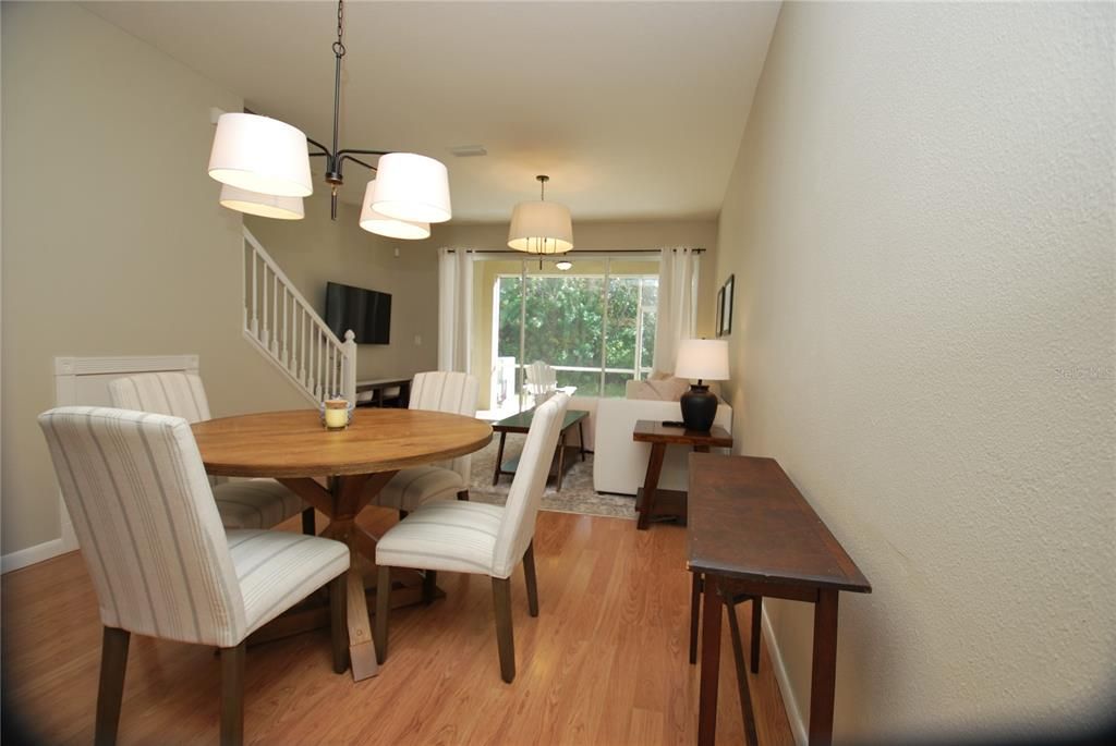 出租: $2,400 (2 贝兹, 2 浴室, 1272 平方英尺)