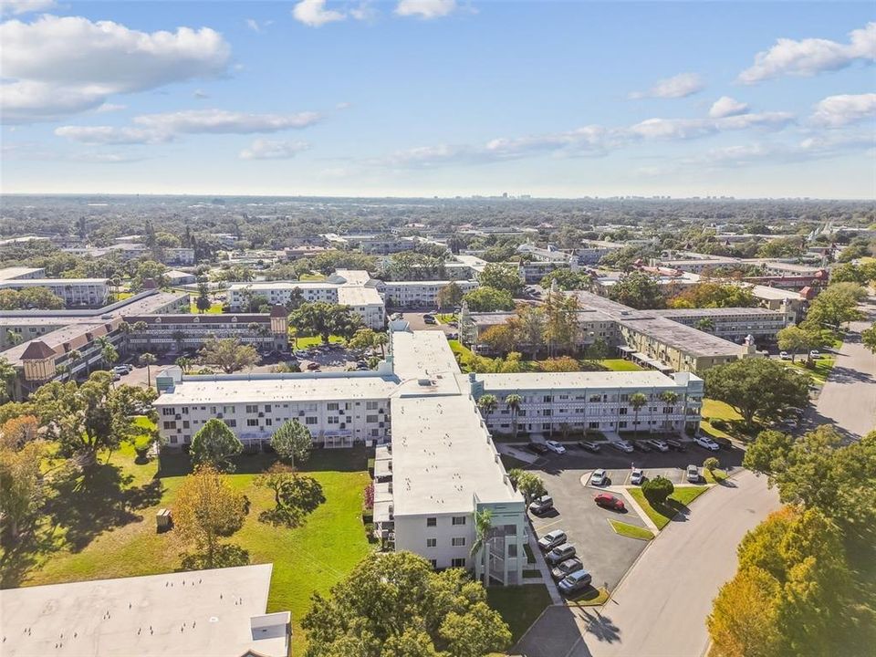 For Sale: $174,900 (2 beds, 2 baths, 1100 Square Feet)