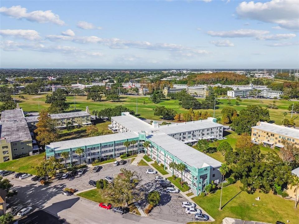 For Sale: $174,900 (2 beds, 2 baths, 1100 Square Feet)