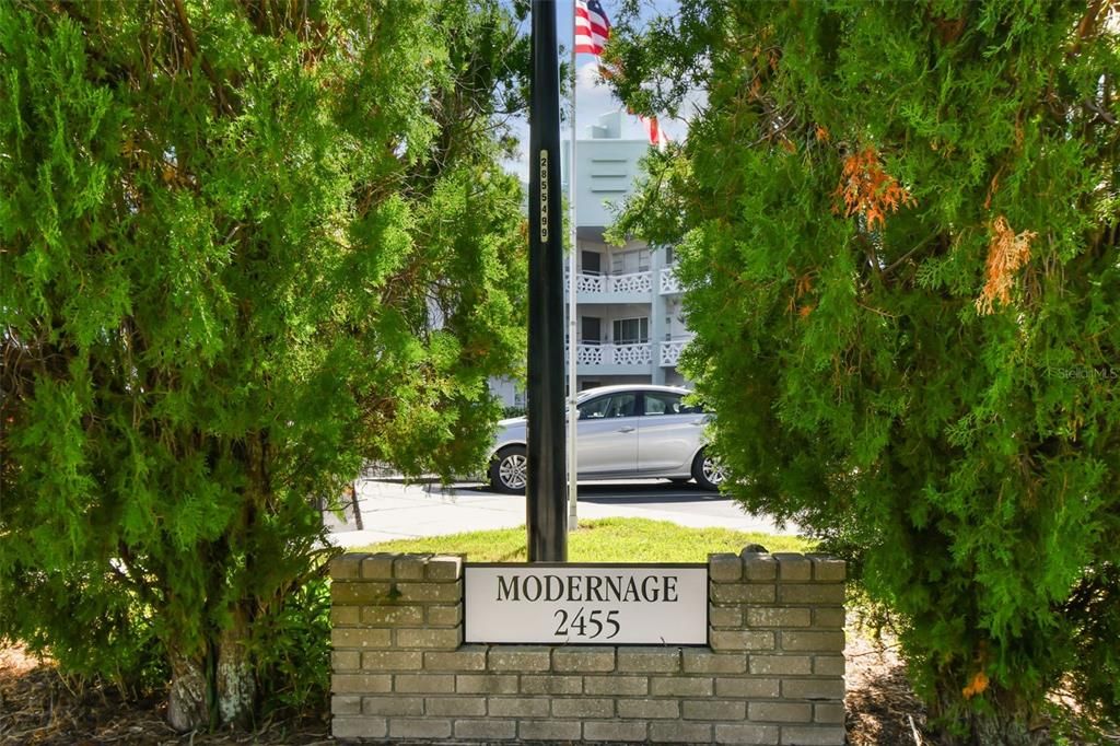 For Sale: $174,900 (2 beds, 2 baths, 1100 Square Feet)