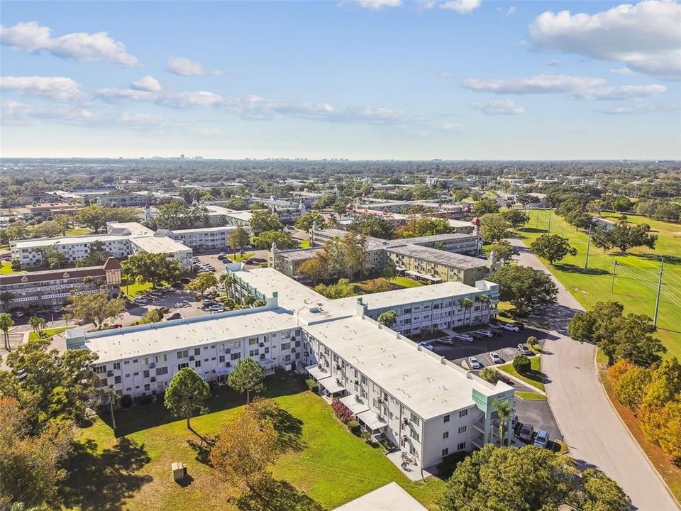 For Sale: $174,900 (2 beds, 2 baths, 1100 Square Feet)