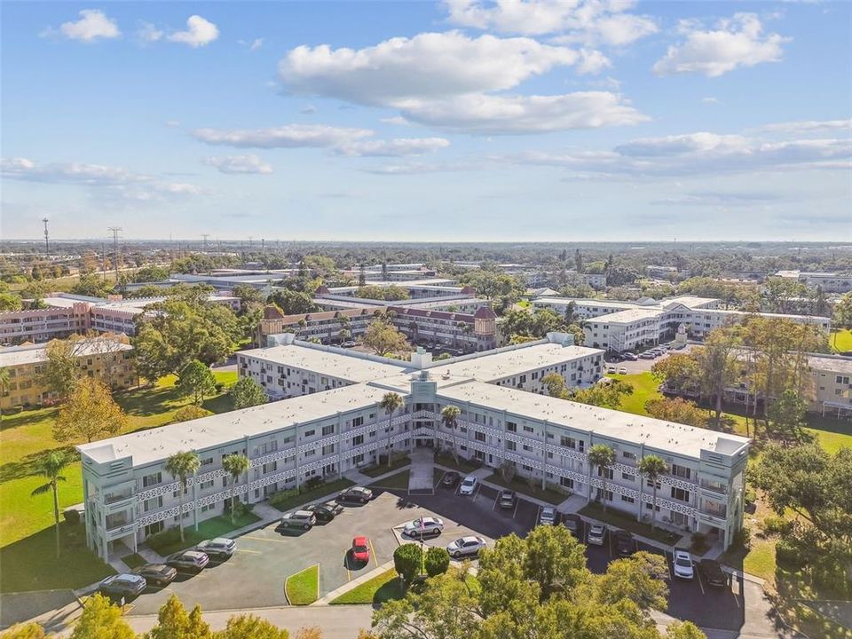 For Sale: $174,900 (2 beds, 2 baths, 1100 Square Feet)