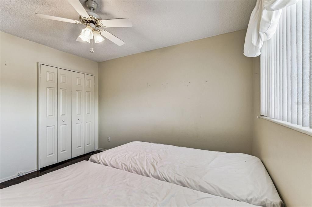 For Sale: $174,900 (2 beds, 2 baths, 1100 Square Feet)