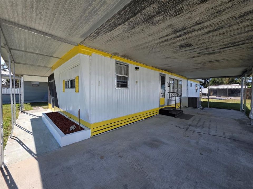 For Sale: $76,900 (2 beds, 1 baths, 864 Square Feet)